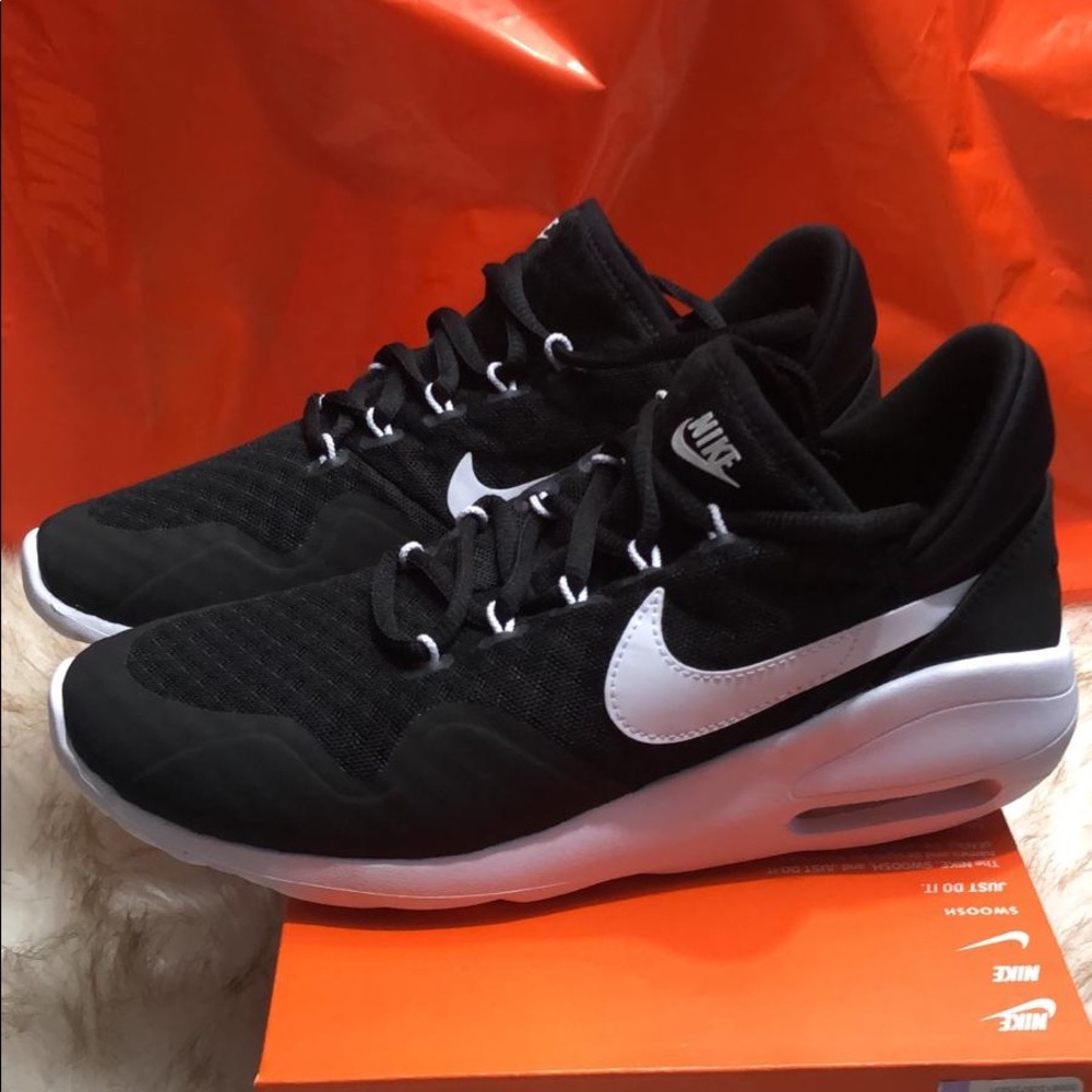 🆕 Nike Air Max Sasha New - Black/white - NIB - Picture 2 of 5